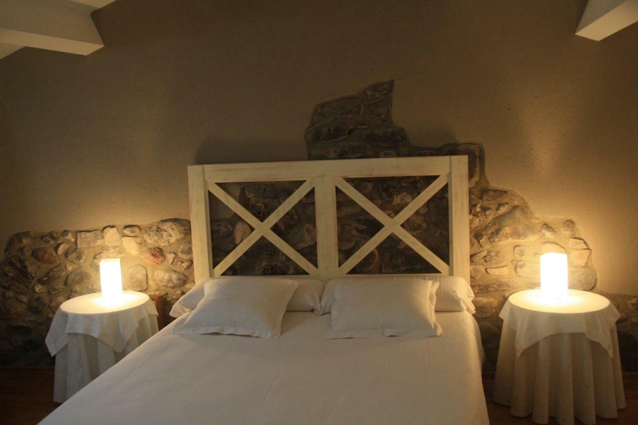 El Castell De La Pobla De Lillet (Adults Only) Villa Bagian luar foto